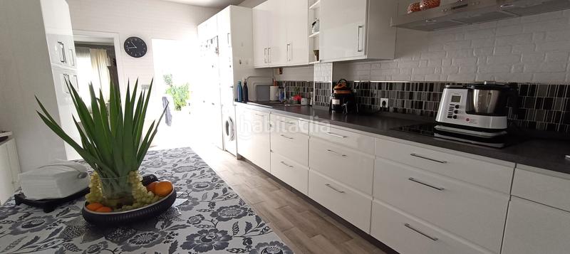 Foto a7fd2bc7-8cf5-4a76-8680-0507a67fc69a. Chalet avec parking piscine dans Espartinas pueblo Espartinas