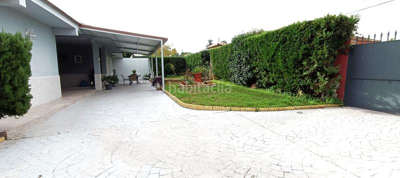 Foto c9d05ebd-4520-42a4-93cc-11cf9463fac7. Chalet avec parking piscine dans Espartinas pueblo Espartinas