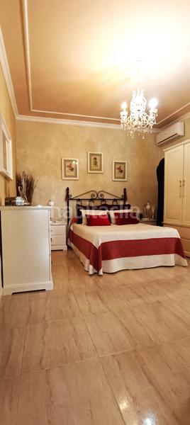 Foto d8436055-fb16-47d7-b153-8e4240f97ca2. Chalet avec parking piscine dans Espartinas pueblo Espartinas