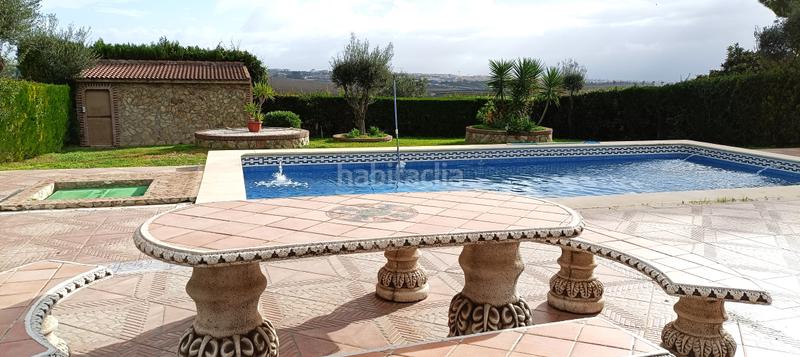 Foto d9d74818-7fa9-44cc-a68d-c4af904b4bd6. Chalet avec parking piscine dans Espartinas pueblo Espartinas