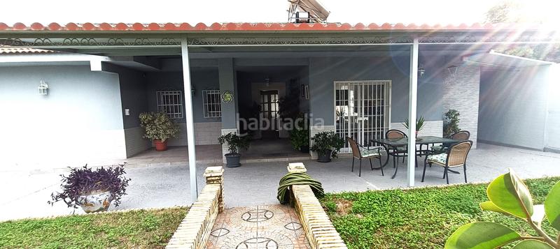 Foto db13970f-2020-459a-a66d-845d816e7d29. Chalet avec parking piscine dans Espartinas pueblo Espartinas