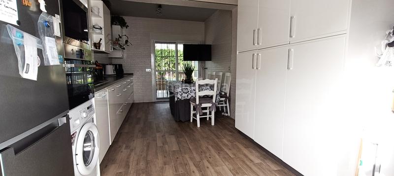 Foto dd1d8bcf-e9d8-4938-8e9c-edda86d27bde. Chalet avec parking piscine dans Espartinas pueblo Espartinas