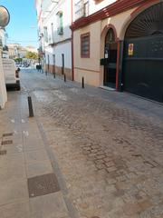 Aparcament cotxe a Sanlúcar la Mayor. Plaza garaje coche, calle real, sanlúcar la mayor
