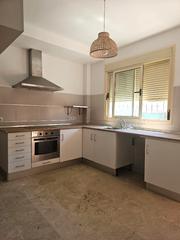 Casa aparellada a Sanlúcar la Mayor. Chalet pareado en venta en sanlúcar la mayor