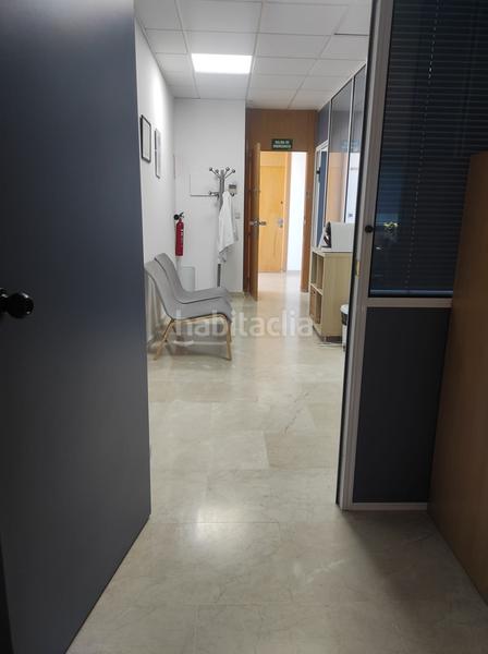 Foto 679a6b11-f951-440f-ba03-40dbf16be061. Bureau dans avenida república argentina 2 dans Avenida Juan Diego Bormujos