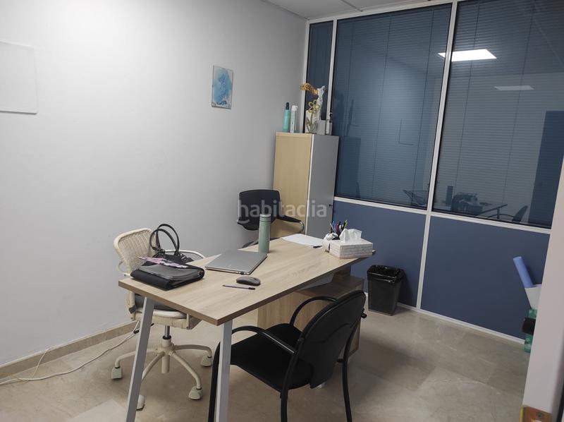 Foto e87fdea5-0379-413a-bdf9-41755dcf4ed0. Bureau dans avenida república argentina 2 dans Avenida Juan Diego Bormujos