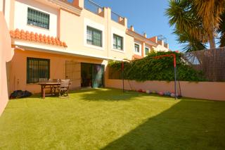 Casa adosada  Calle cristobal de morales. Gran vivienda adosada en zona residencial
