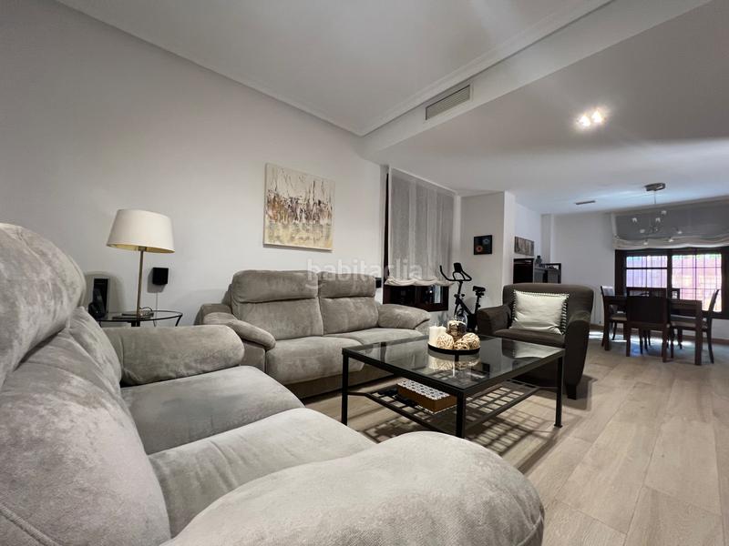 Foto 2754bfa1-3e94-4a87-b514-cbef5956e477. Casa pareada magnífico chalet pareado en Espartinas pueblo Espartinas