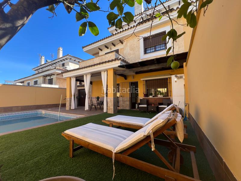 Foto 38d334e8-8bb8-43ef-9cf1-2b6c629468b0. Casa pareada magnífico chalet pareado en Espartinas pueblo Espartinas