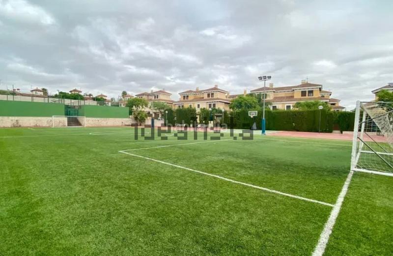 Foto 5539c811-80c5-4acb-a635-a17d55832703. Casa pareada magnífico chalet pareado en Espartinas pueblo Espartinas