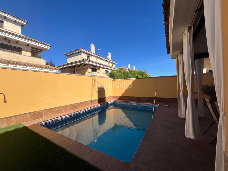 Foto 61a2ecd2-e7fc-48f2-a86f-75d11dcc6742. Casa pareada magnífico chalet pareado en Espartinas pueblo Espartinas