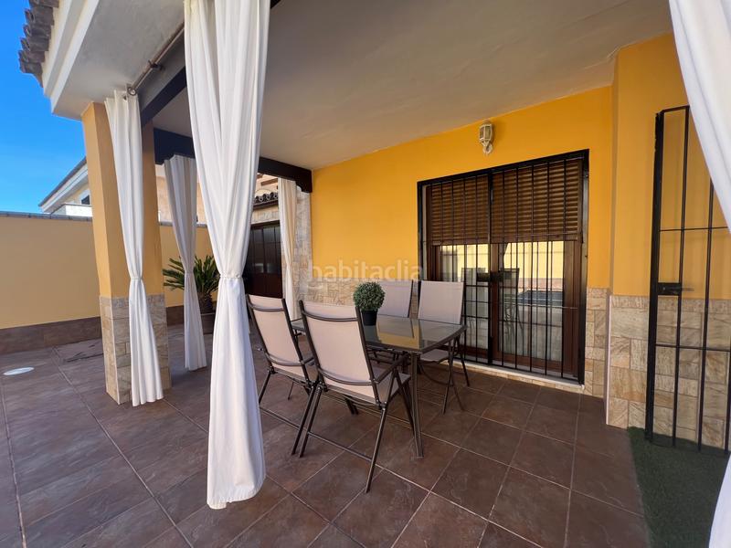 Foto 774b10d8-59af-42a9-99b8-2a8cc80fb20c. Casa pareada magnífico chalet pareado en Espartinas pueblo Espartinas