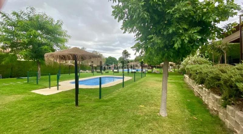 Foto 9330646f-78ec-4ccf-be6a-dff790f05475. Casa pareada magnífico chalet pareado en Espartinas pueblo Espartinas