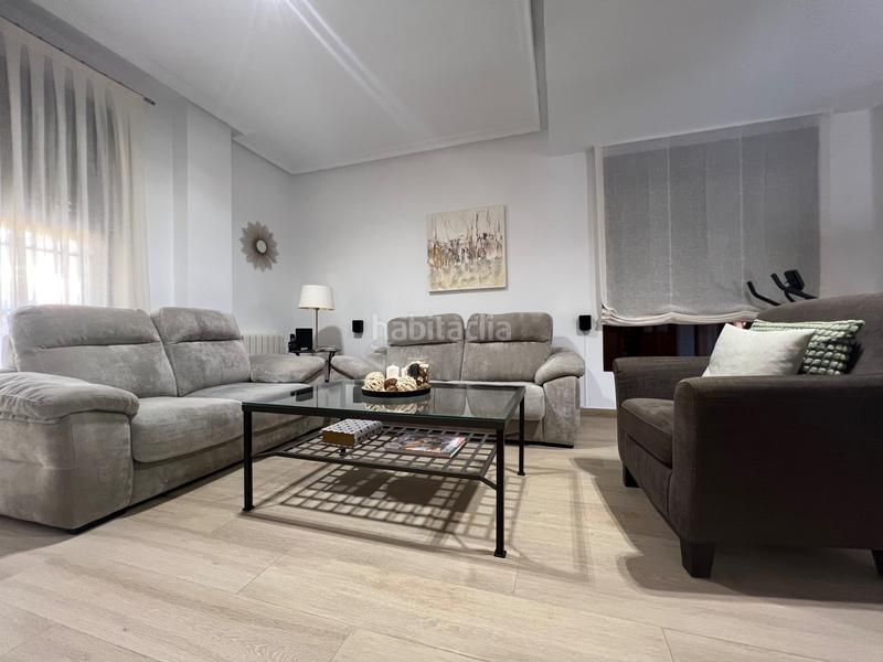 Foto 9a6fafbc-25c4-4093-8134-1275154ed117. Casa pareada magnífico chalet pareado en Espartinas pueblo Espartinas