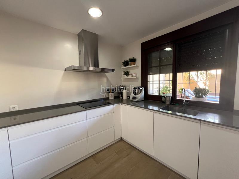 Foto d35e6980-0ccd-4e94-be12-b6d5002e6714. Casa pareada magnífico chalet pareado en Espartinas pueblo Espartinas