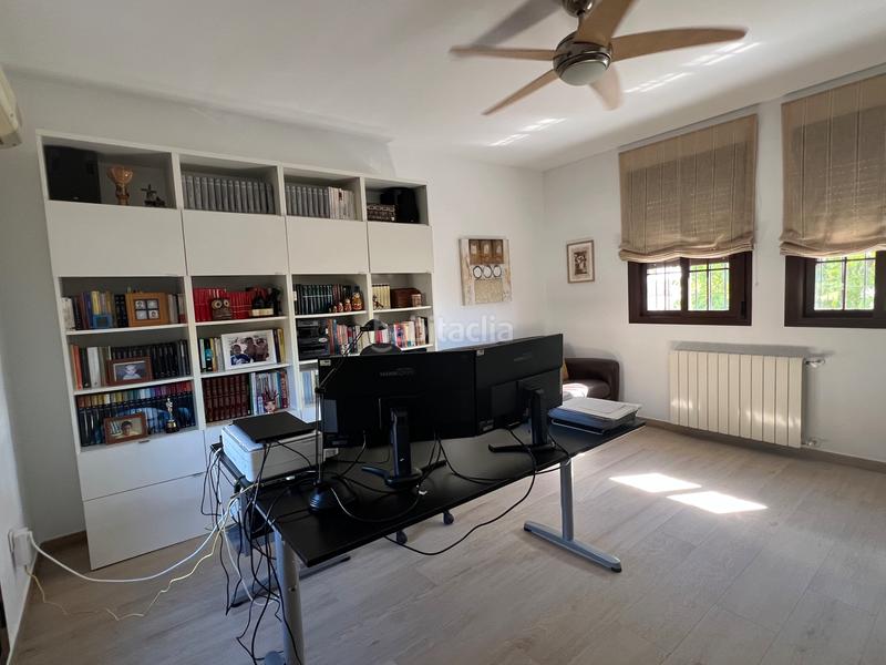 Foto e2297d8d-7128-4c5e-972d-f8aa9317ebe0. Casa pareada magnífico chalet pareado en Espartinas pueblo Espartinas