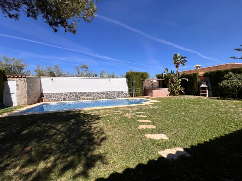 Foto 20af0698-d74a-4859-be8f-2e23cb3fae81. Chalet avec cheminée piscine dans ramal de Espartinas Espartinas