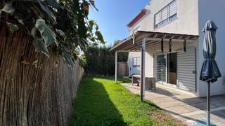 Xalet en Colegio Europa. Magnfico chalet independiente en espartinas