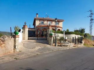 Finca rústica a Fregenal de la Sierra. Finca rustica de pistachos