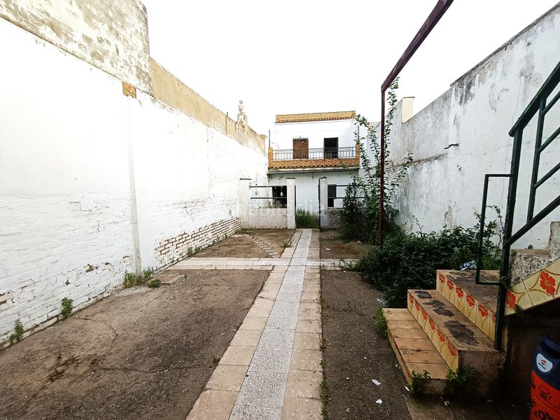 Foto 47e87c35-02de-47ad-b8ea-326fe6852f64. Casa adossada amb xemeneia aparcament a Olivares
