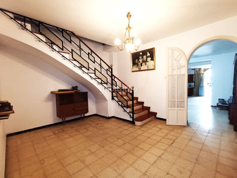 Foto 57cac5b3-fa1c-41c1-bf55-18efad90c43d. Casa adossada amb xemeneia aparcament a Olivares