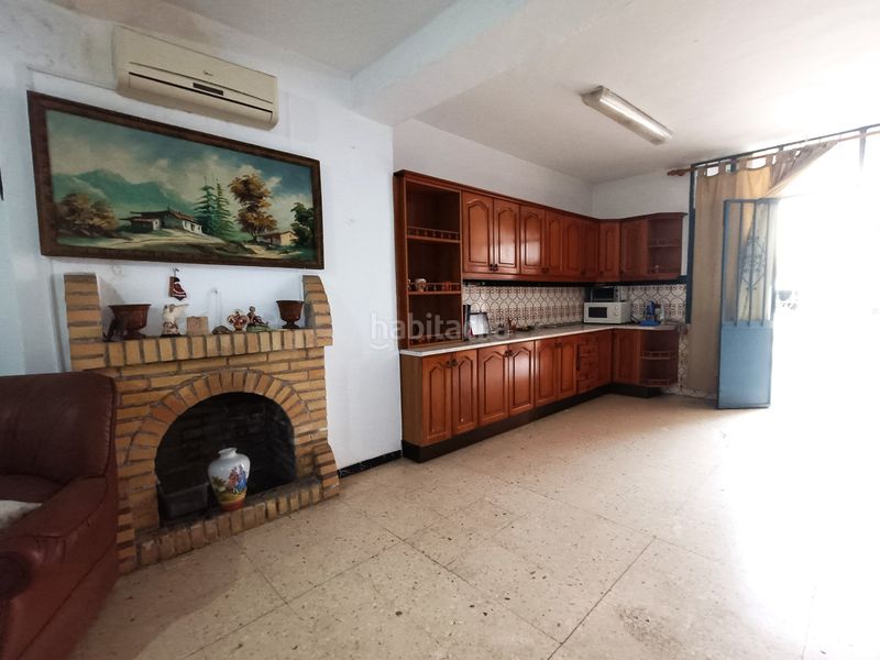 Foto 933a780b-58e6-4af5-b3b7-8a4e7c0b6726. Casa adossada amb xemeneia aparcament a Olivares