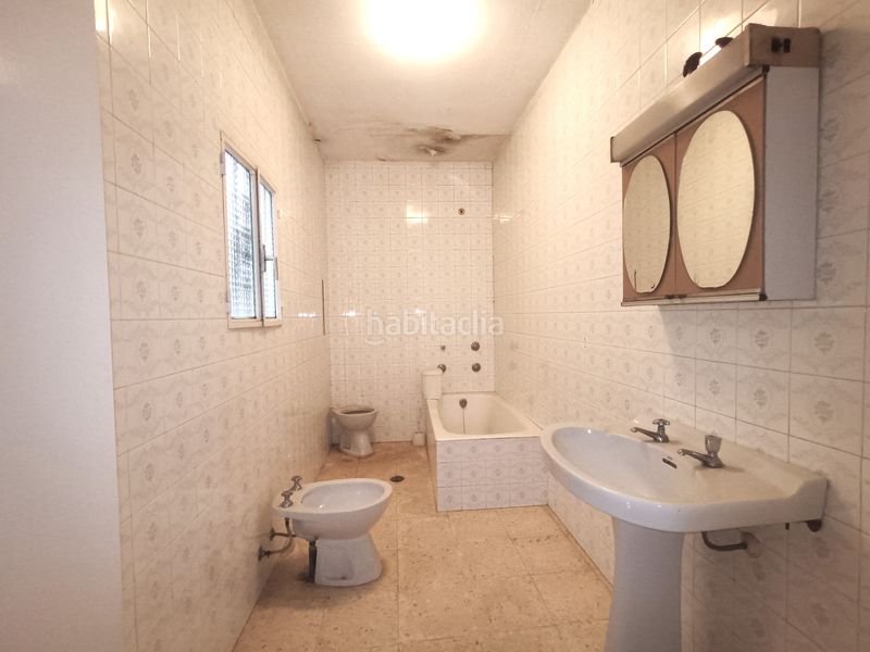 Foto d02f81f1-af58-4eba-8f20-762a18593e8e. Casa adossada amb xemeneia aparcament a Olivares