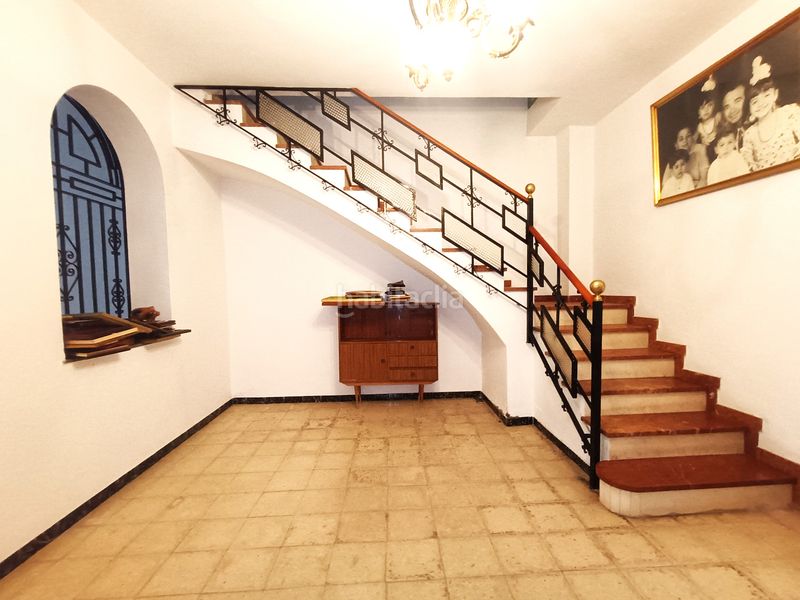 Foto e42d69c5-a8fd-4383-a66a-1b39e915d7e3. Casa adossada amb xemeneia aparcament a Olivares