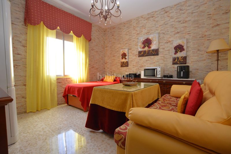 Foto 06e7bd3f-95a8-4e6c-a248-ce403a2ea9fc. Casa adosada en calle juan ramón jiménez 20a gran adosada lista para entrar a vivir!!! en Olivares