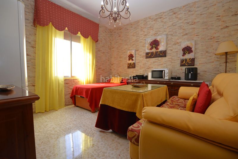 Foto 2b85bd06-15df-477c-a1dc-7b2f527ec672. Casa adosada en calle juan ramón jiménez 20a gran adosada lista para entrar a vivir!!! en Olivares