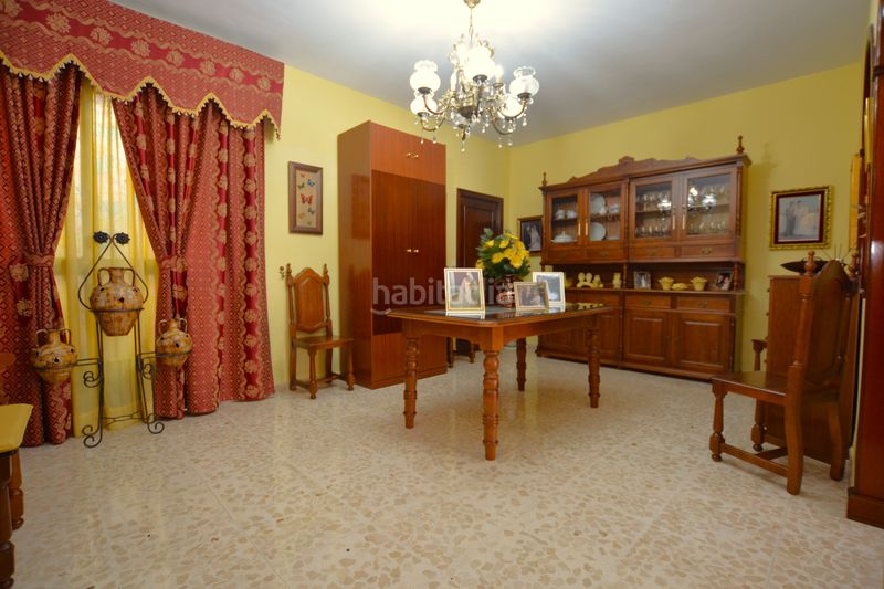 Foto b968950a-2d0d-47d5-be47-78a982ef739d. Casa adosada en calle juan ramón jiménez 20a gran adosada lista para entrar a vivir!!! en Olivares