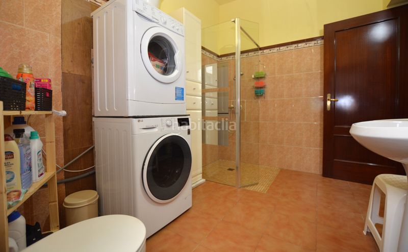 Foto d2a02b13-a16a-4257-b00a-2655d7a8486d. Casa adosada en calle juan ramón jiménez 20a gran adosada lista para entrar a vivir!!! en Olivares