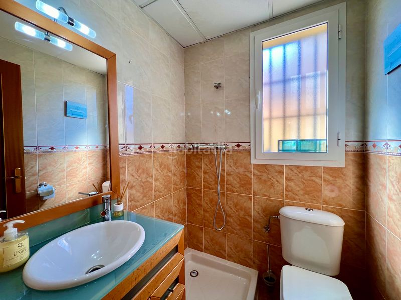 Foto 3b8f9e7f-88fa-4bc8-b01f-61d08aafa090. Xalet amb xemeneia aparcament piscina a Espartinas pueblo Espartinas