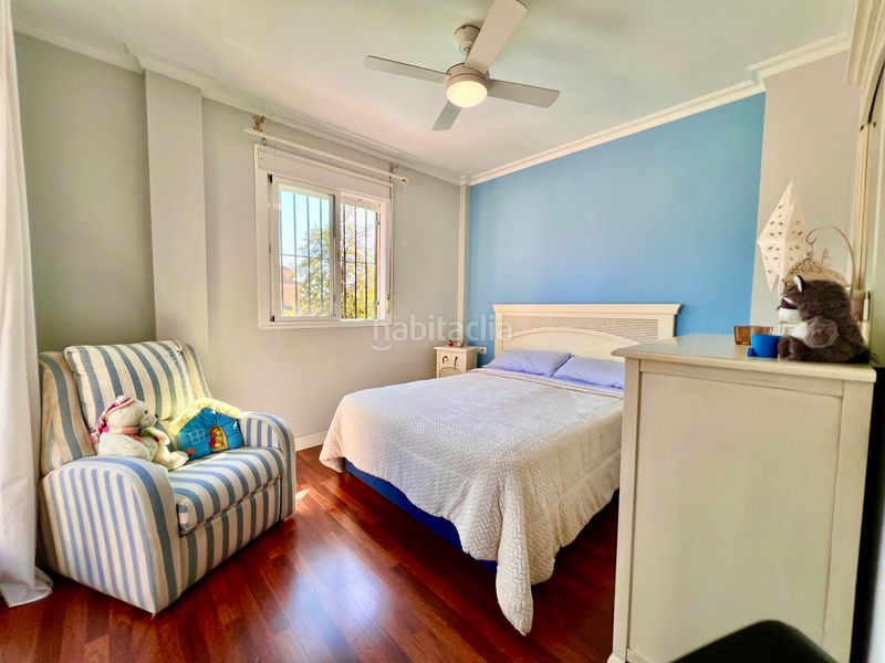 Foto 4c9075c2-dc14-4ab6-a731-5e150b07a108. Xalet amb xemeneia aparcament piscina a Espartinas pueblo Espartinas