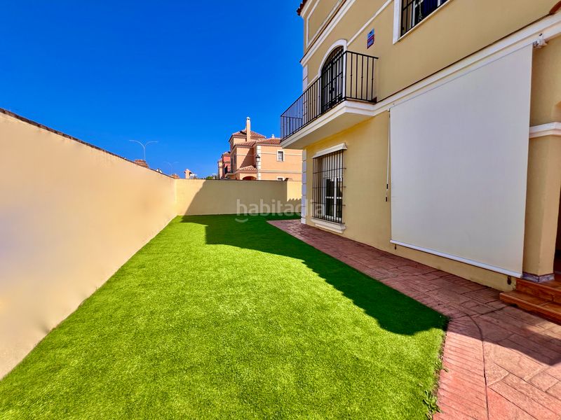 Foto 62cbddb9-b210-4fd9-968c-f89c9bd3dd8b. Xalet amb xemeneia aparcament piscina a Espartinas pueblo Espartinas