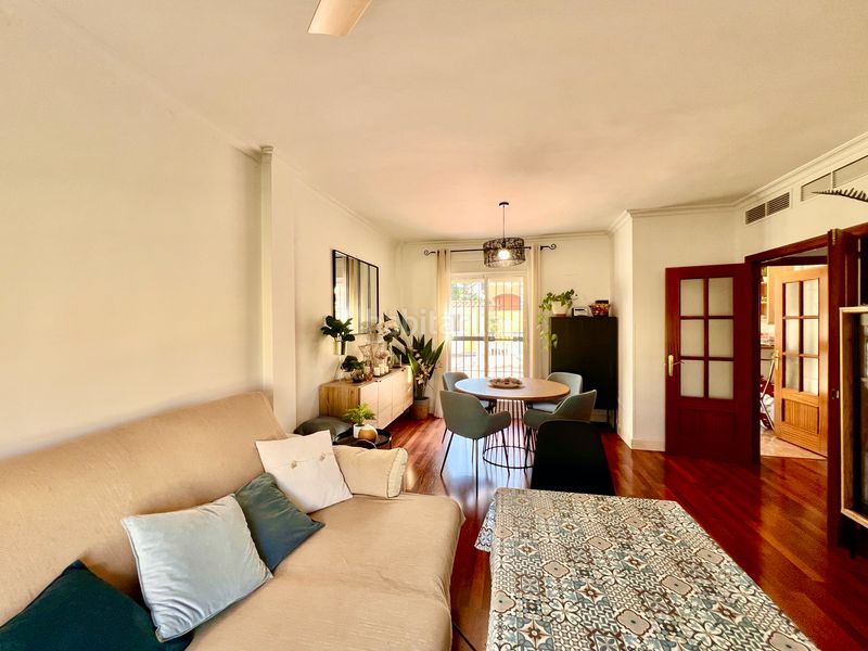 Foto 6ed6b2c6-dccc-4d2a-9e68-49d18287c343. Xalet amb xemeneia aparcament piscina a Espartinas pueblo Espartinas