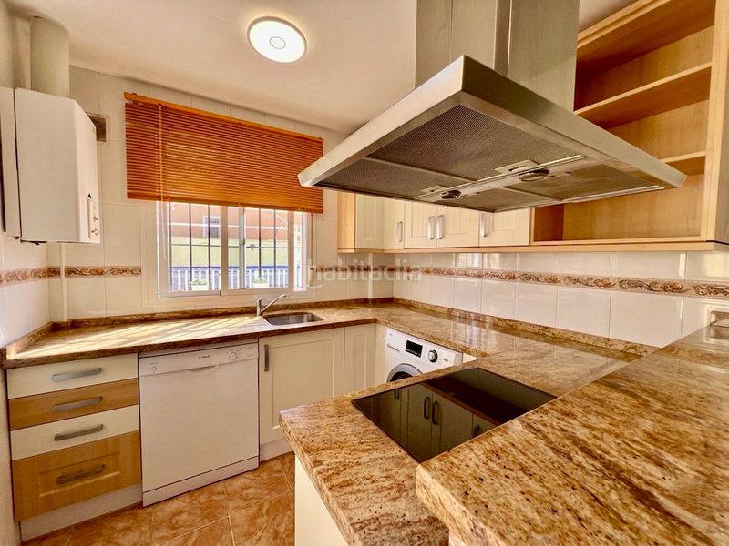 Foto 876b2dff-50ae-44f7-86c7-bce8c51fce0d. Xalet amb xemeneia aparcament piscina a Espartinas pueblo Espartinas