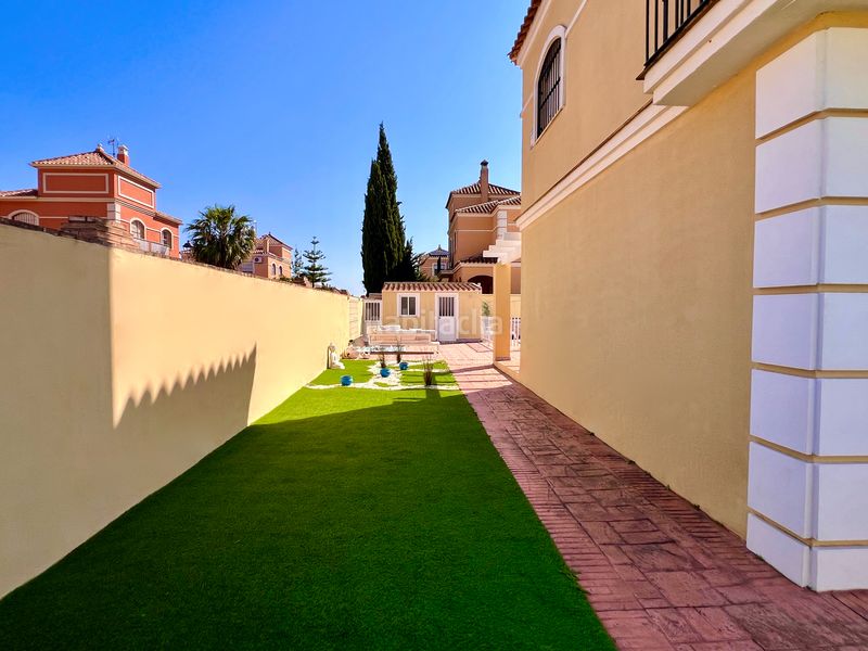 Foto b683fbaa-90ff-4461-a45e-1b333f32419a. Xalet amb xemeneia aparcament piscina a Espartinas pueblo Espartinas