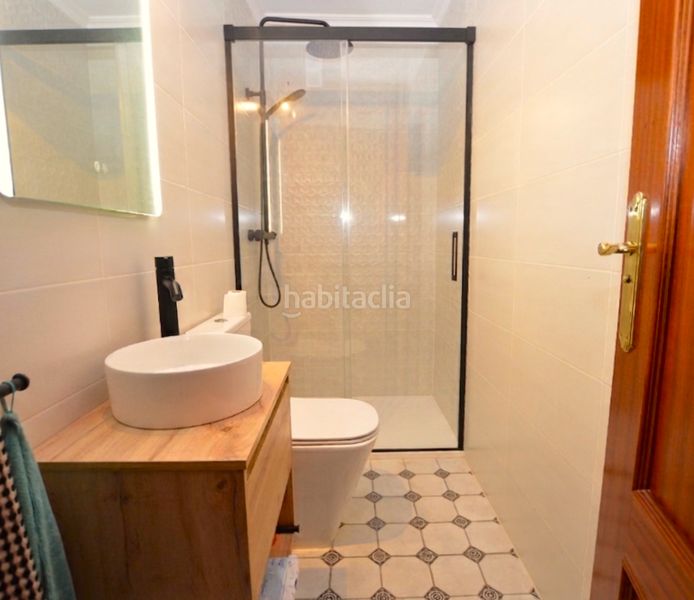 Foto 83302d31-1239-493b-99e1-00bb1ce1fc22. Casa aparellada amb xemeneia calefacció a Espartinas pueblo Espartinas