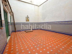 Foto a4a27538-55ce-471f-a21a-f3e16029bbe2. Edifici a San Gil Sevilla