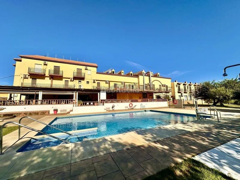 Foto d0471474-9fca-47ce-8ef5-da45c5c430aa. Edifici amb piscina a El Rompido