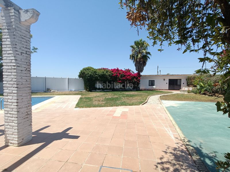 Foto 25f01c5b-e045-443d-b6d2-454411cf2b7a. Chalet  independiente en Loreto Espartinas