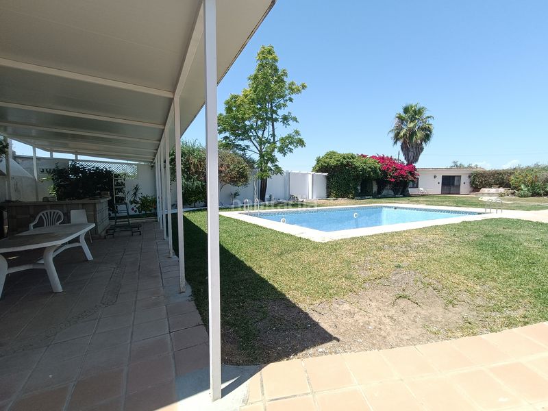 Foto a97cd62e-385d-4fdc-98d7-e91c4d6587d0. Chalet  independiente en Loreto Espartinas
