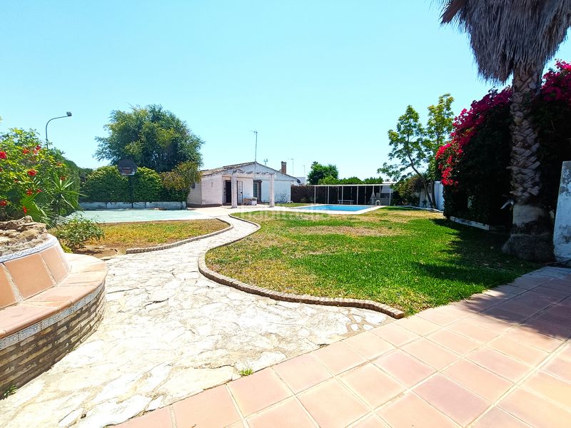 Foto b5a3509d-c810-4634-99b3-d6b0dc5df2e1. Chalet  independiente en Loreto Espartinas