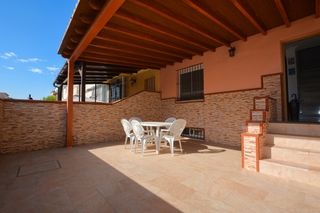 Reihenhaus  Calle playa cruz del mar. Premiere servicios inmobiliarios le ofrece espectacular adosada
