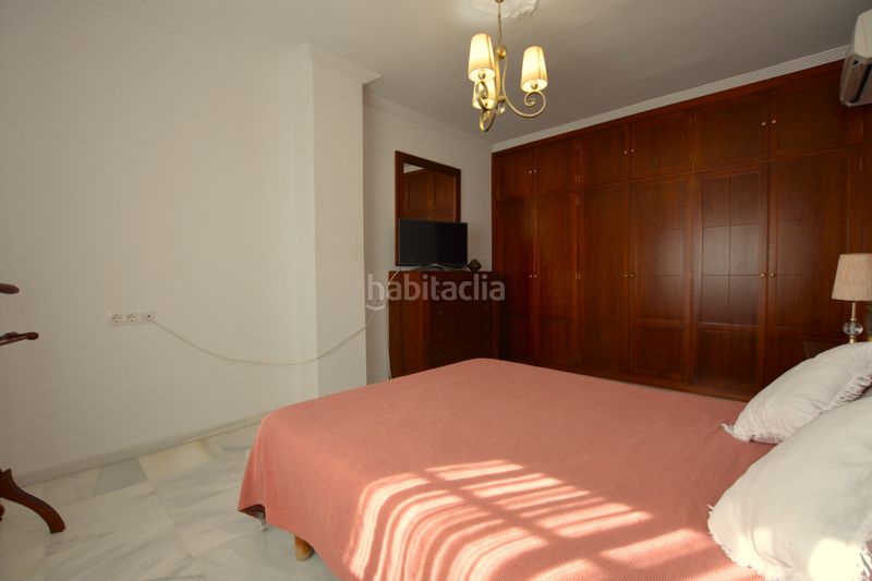 Foto 0d56c3e4-1b76-4c62-b5dc-8f57c3e3030b. Casa adossada amb calefacció aparcament a Algaba (La)