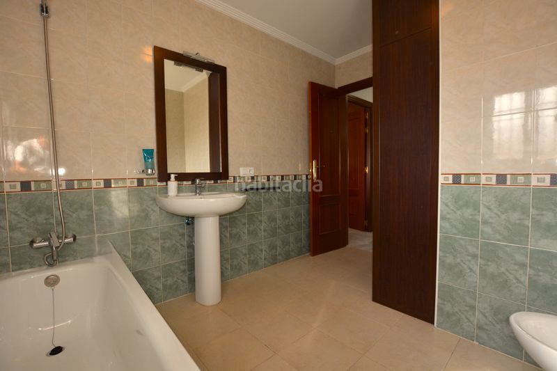 Foto 0ebe9410-b42a-4197-b023-47e1fb155be0. Casa adossada amb calefacció aparcament a Algaba (La)