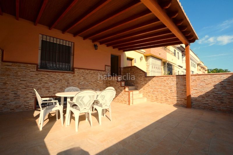 Foto 1a934950-032b-4dcf-a94a-fc57f50f37b4. Casa adossada amb calefacció aparcament a Algaba (La)