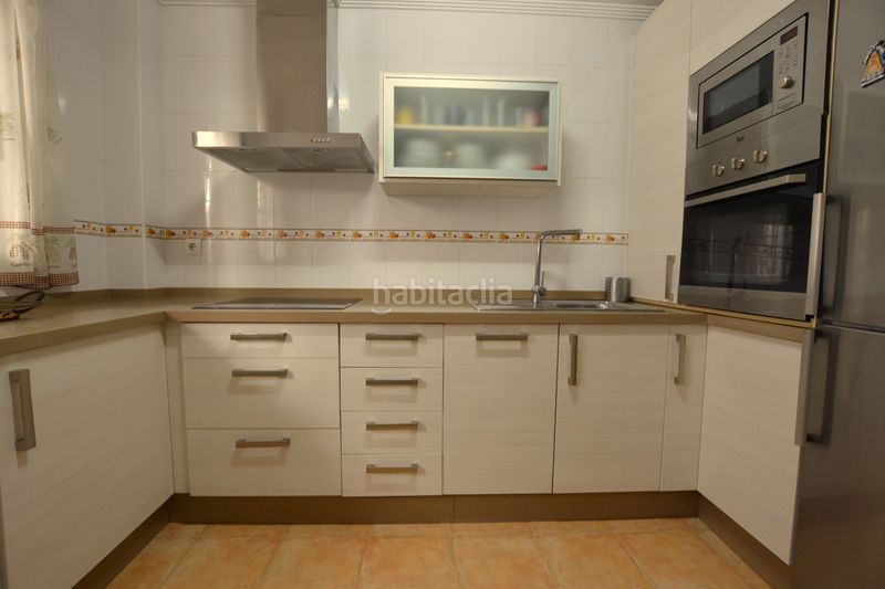 Foto 855ba3d0-7f8b-4fd5-8d5a-6bb9bc2346e9. Casa adossada amb calefacció aparcament a Algaba (La)
