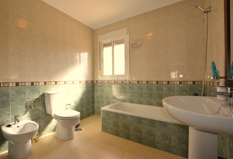 Foto de84d37e-0a83-4285-8f4e-d53d7c26b4ba. Casa adossada amb calefacció aparcament a Algaba (La)